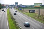 Ústavní soud zamítl stížnost proti zákazu billboardů v ochranném pásmu dálnic a silnic.