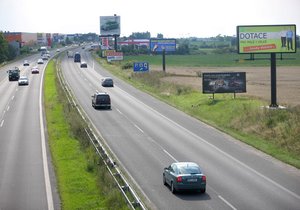 Ministerstvo dopravy chce od začátku příštího roku rozšířit počet nezpoplatněných dálničních úseků o pět nových. (ilustrační foto)