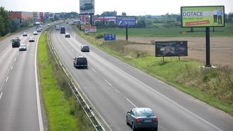 Komentář Aleše Roda: Stát zakázal billboardy u silnic. Jejich negativní účinky ale nikdo nedokázal