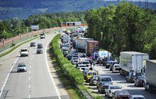 Čeká nás víkend hrůzy na silnicích! Policie radí: Kde a na co si dát pozor při cestě Evropou?