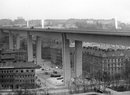 Největší československou stavbou z předpjatého betonu byl ve své době Nuselský most. I proto se před otevřením pečlivě zkoumala jeho odolnost.