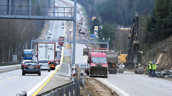Stavba dálnic je pomalá, do roku 2050 dálniční síť hotová nebude