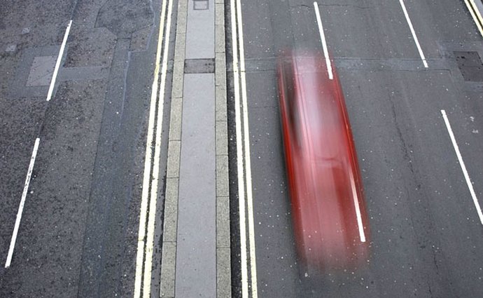 Omezení na německých dálnicích: 120 km/h znovu aktuální