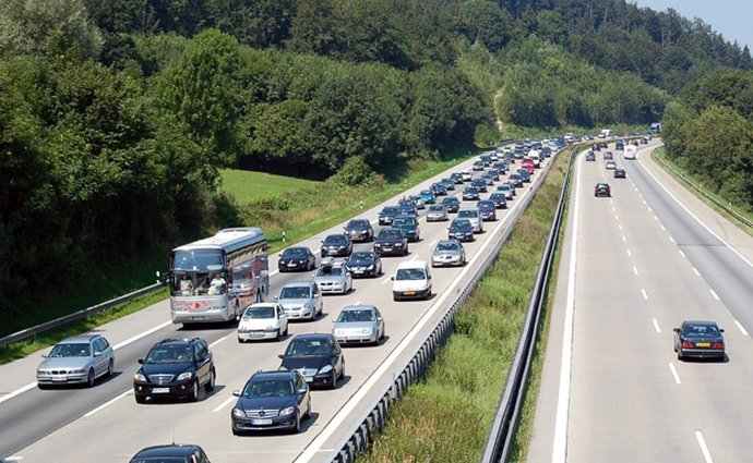 Mýto na německých dálnicích pro osobní auta? Šéf SPD Schulz je proti!