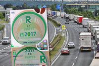 Čechy stála „černá“ jízda po dálnici 34 milionů, dostali víc pokut než loni