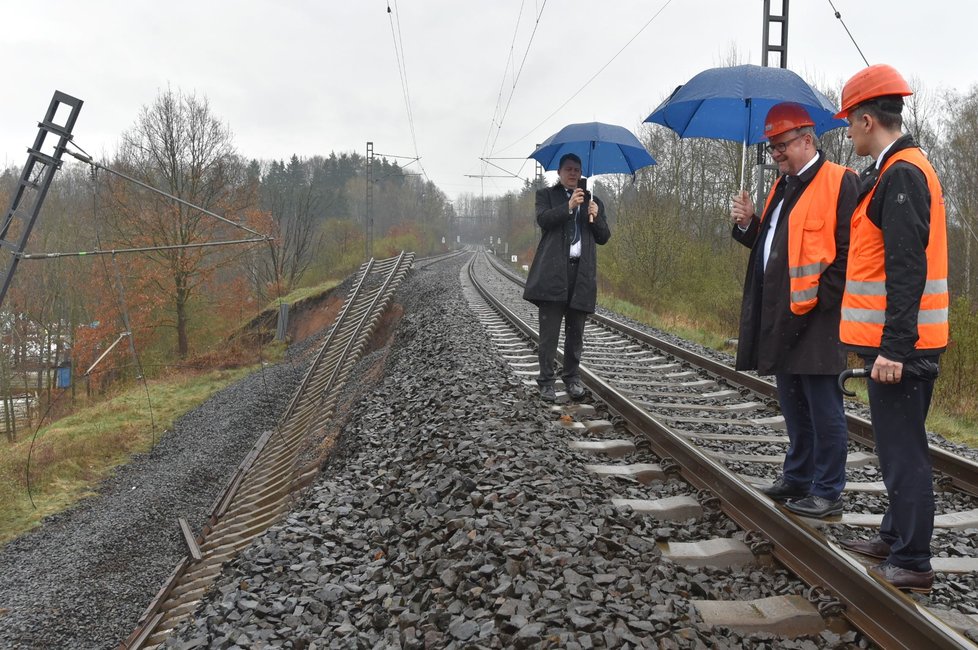 Ministr dopravy Dan Ťok  na železnici