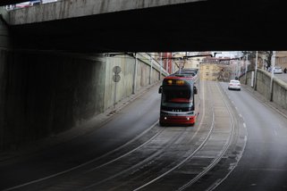 Další tramvaje přes magistrálu