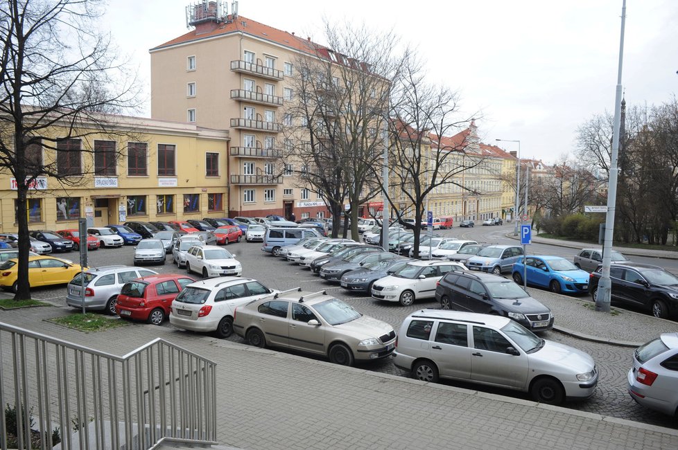 Další tramvaje přes magistrálu