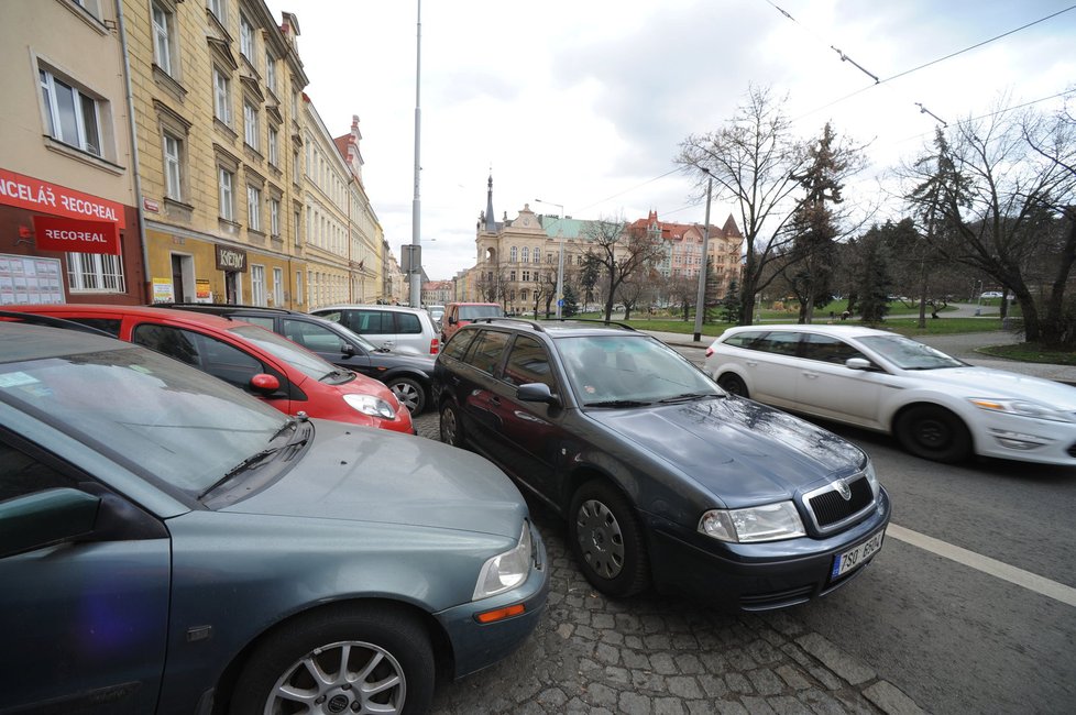 Další tramvaje přes magistrálu