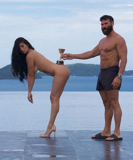 Dan Bilzerian nemá o děvčata nouze