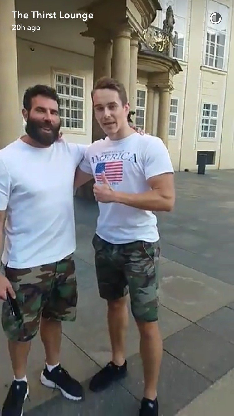 Bilzerian neunikl fanouškům ani na Pražském hradě.