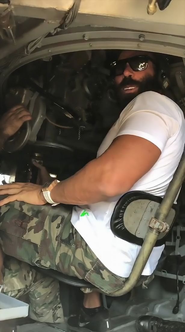 Dan Bilzerian v regionu Nagorno Karabakh.