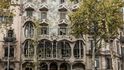 Gaudího Casa Batlló - i zde se odehrává děj Počátku, sedmého románu Dana Browna