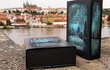 Nakladatelství Argo připravilo speciální luxusní edici. Všechny knihy Dan Brown podepsal během svojí pražské návštěvy. Černá kniha se zlatou ražbou, nápisy vyvedenými parciálním lakem a plátěným hřbetem bude v prodeji od 30. 9. na stránkách www.argo-bibliofilie.cz. Nakladatelství Argo připravilo speciální luxusní edici. Všechny knihy Dan Brown podepsal během svojí pražské návštěvy. Černá kniha se zlatou ražbou, nápisy vyvedenými parciálním lakem a plátěným hřbetem bude v prodeji od 30. 9. na stránkách www.argo-bibliofilie.cz.