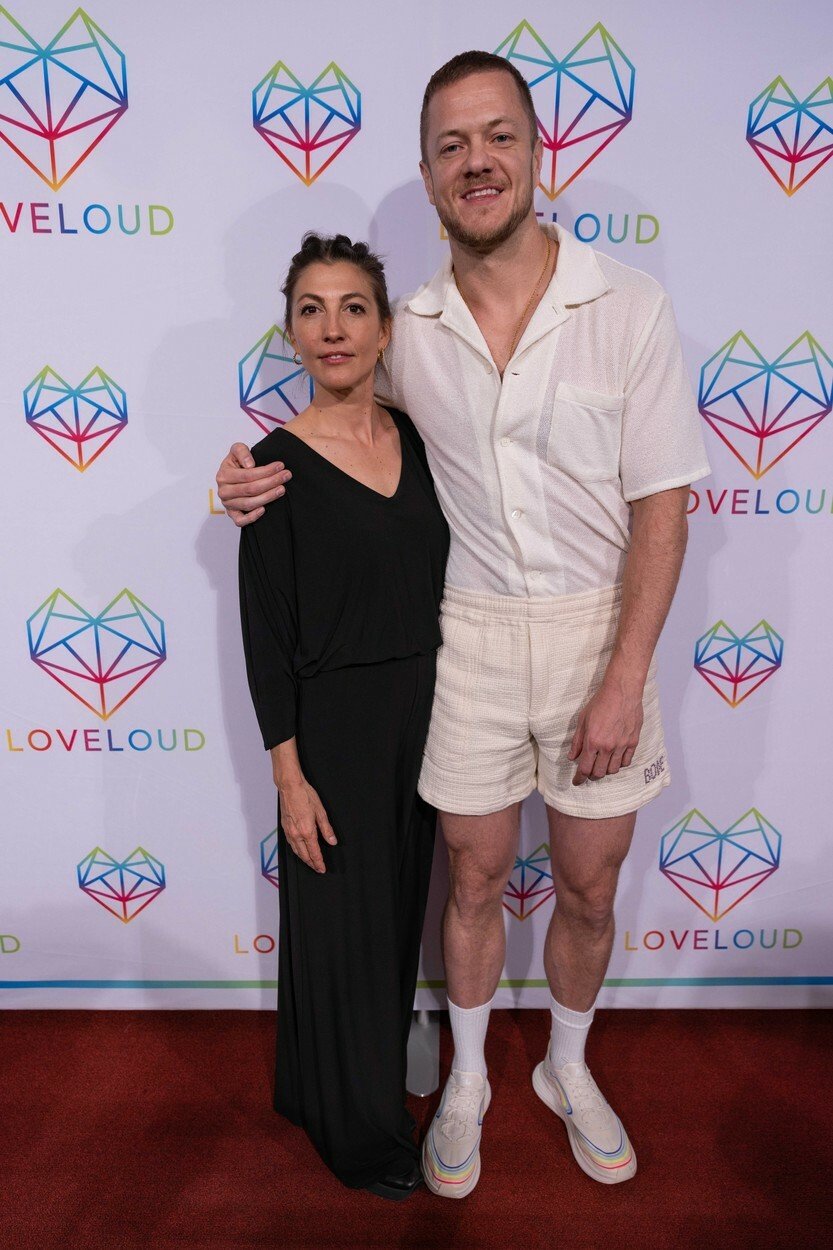 Dan Reynolds z kapely Imagine Dragons s manželkou