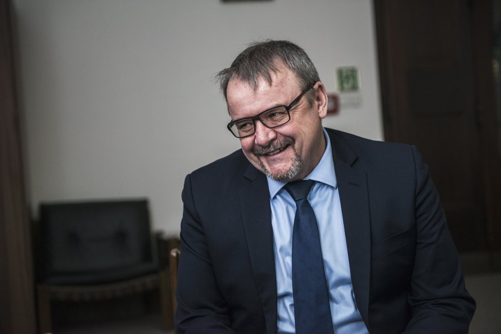 Krtkův konec? Ministr s důvěrou Ťok chce vyměnit vedení Českých drah.