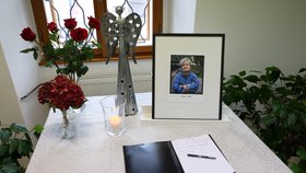 Drábové (†64) Pyšely se ponořily do smutku: Jak se loučí s »atomovou lady« u ní doma?