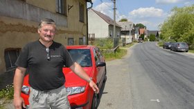 Starosta Vejvanova Luboš Špilar na místě, kde pomohl napadené ženě