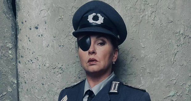 V komedii Berlín, Berlín ztvární plukovnici tajné služby Stasi Birgit.