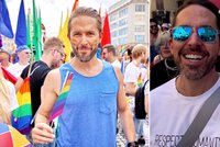 Daniel Bambas na Prague Pride poslal drsný vzkaz všem pokrytcům: Polibte mi nahatou pr*el!