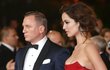 Daniel Craig a Berenice Marlohe na premiéře nového filmu o agentu 007
