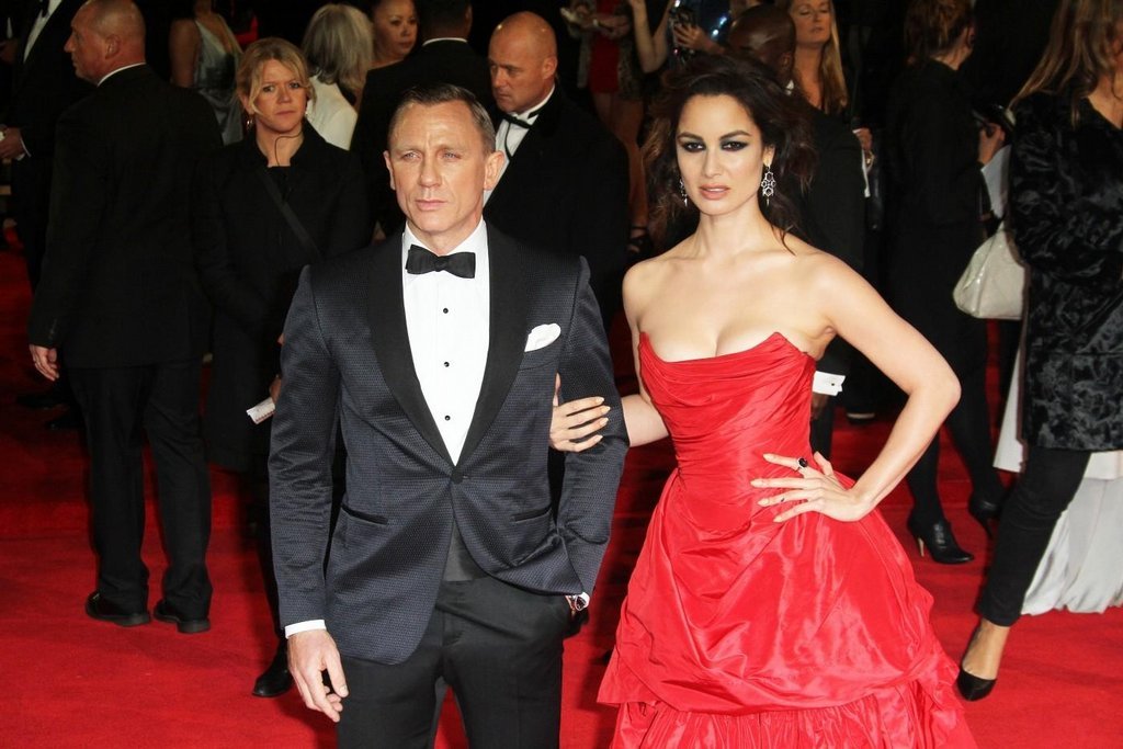 Daniel Craig a Berenice Marlohe na premiéře nového filmu o agentu 007