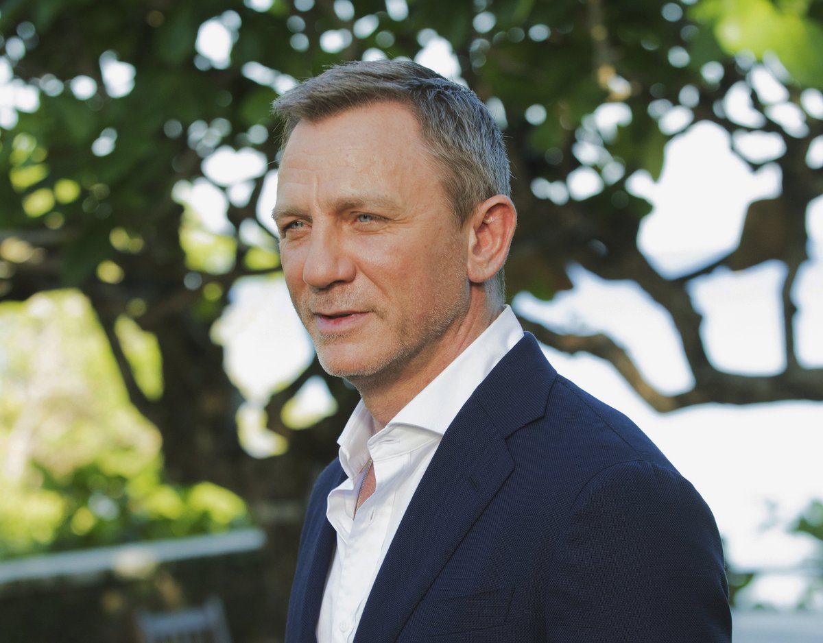 Daniel Craig