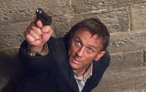 Daniel Craig v roli Jamese Bonda.