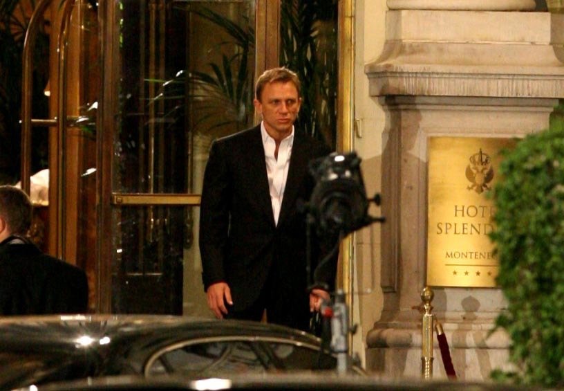 Daniel Craig natáčel v roce 2005 v Karlových Varech jednu z Bondovek.