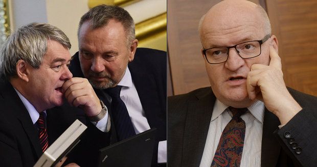 „Pindy“ a bušení do lavic. Komunisté jsou hanba české politiky, bouřil Herman