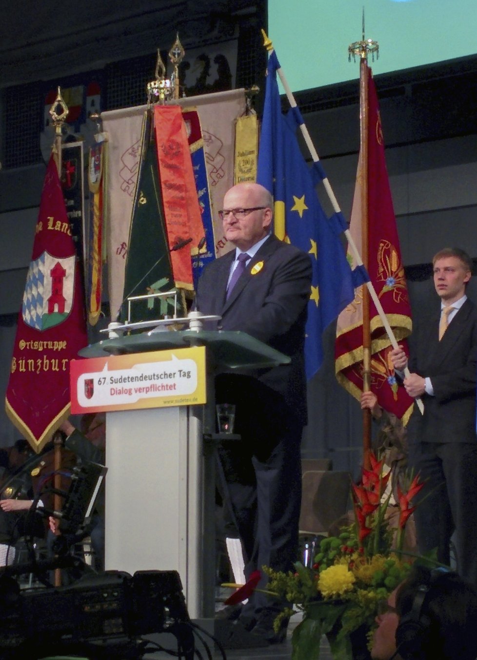 Daniel Herman jako první člen české vlády vystoupil na sjezdu sudetských Němců