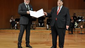 Exministr kultury Daniel Herman převzal nejvyšší ocenění pro sudetské Němce (17.7.2021)