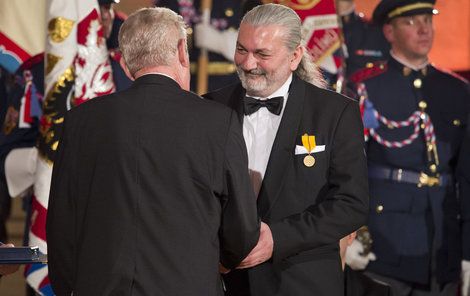 Prezident Miloš Zeman uděloval 28. října státní vyznamenání.