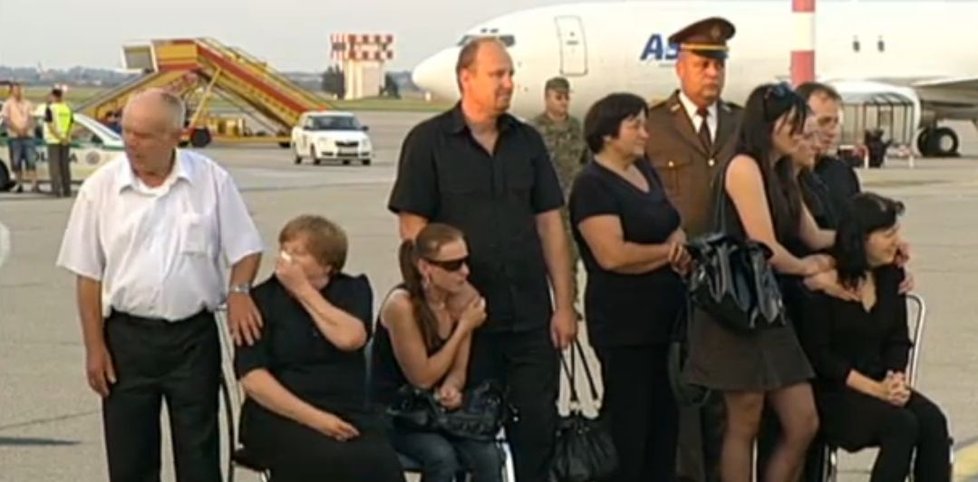 Zdrcená rodina Daniela (†35) na bratislavském letišti