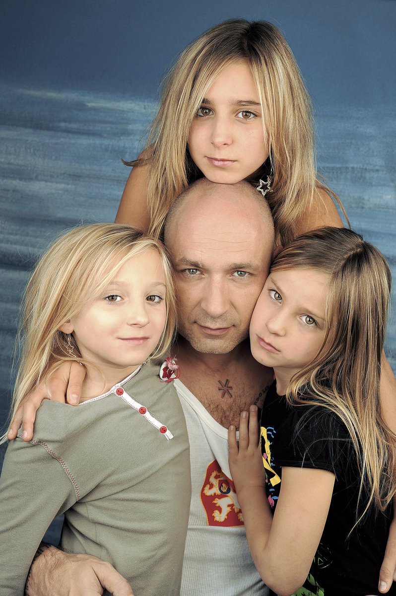 Jeho holčičky: (zleva) Rozálie, Anastázie, Roxana