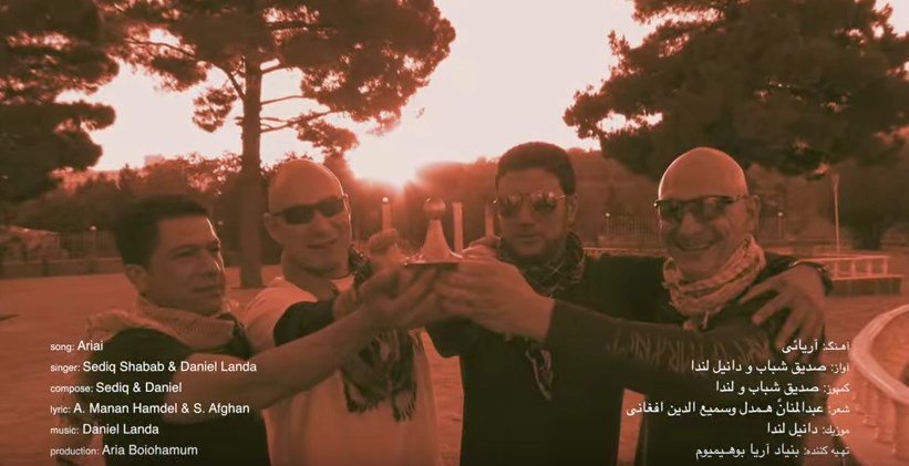Daniel Landa ve videoklipu k písni Ariai bojuje proti ISIS.