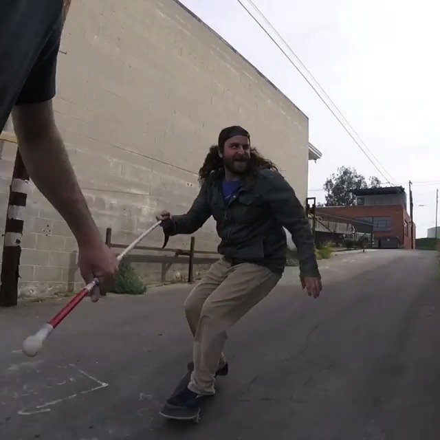 Skateboardista Daniel Mancina řádí na prkně i po ztrátě zraku.