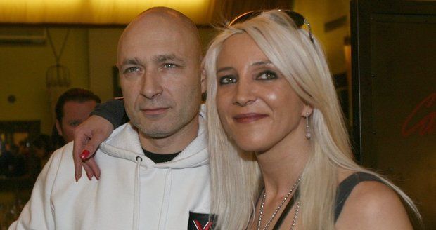 Daniel a Mirjam Landovi jsou manželé od roku 1990 a mají spolu dcery Anastázii, Roxanu a Rozálii.