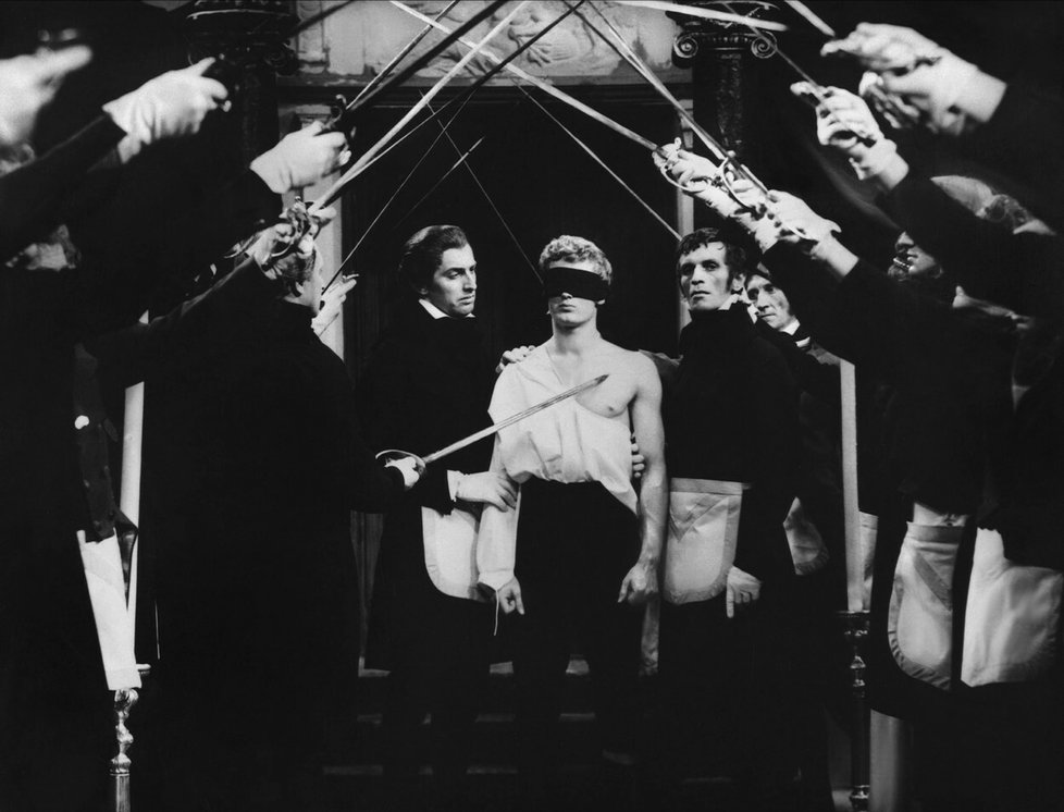 Daniel Olbrychski a Piotr Wysocki ve slavném dramatu Popely (1965)