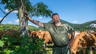 Většinu v zemědělství v Česku mají molochy na hliněných nohou, říká sedlák a lesník Pitek