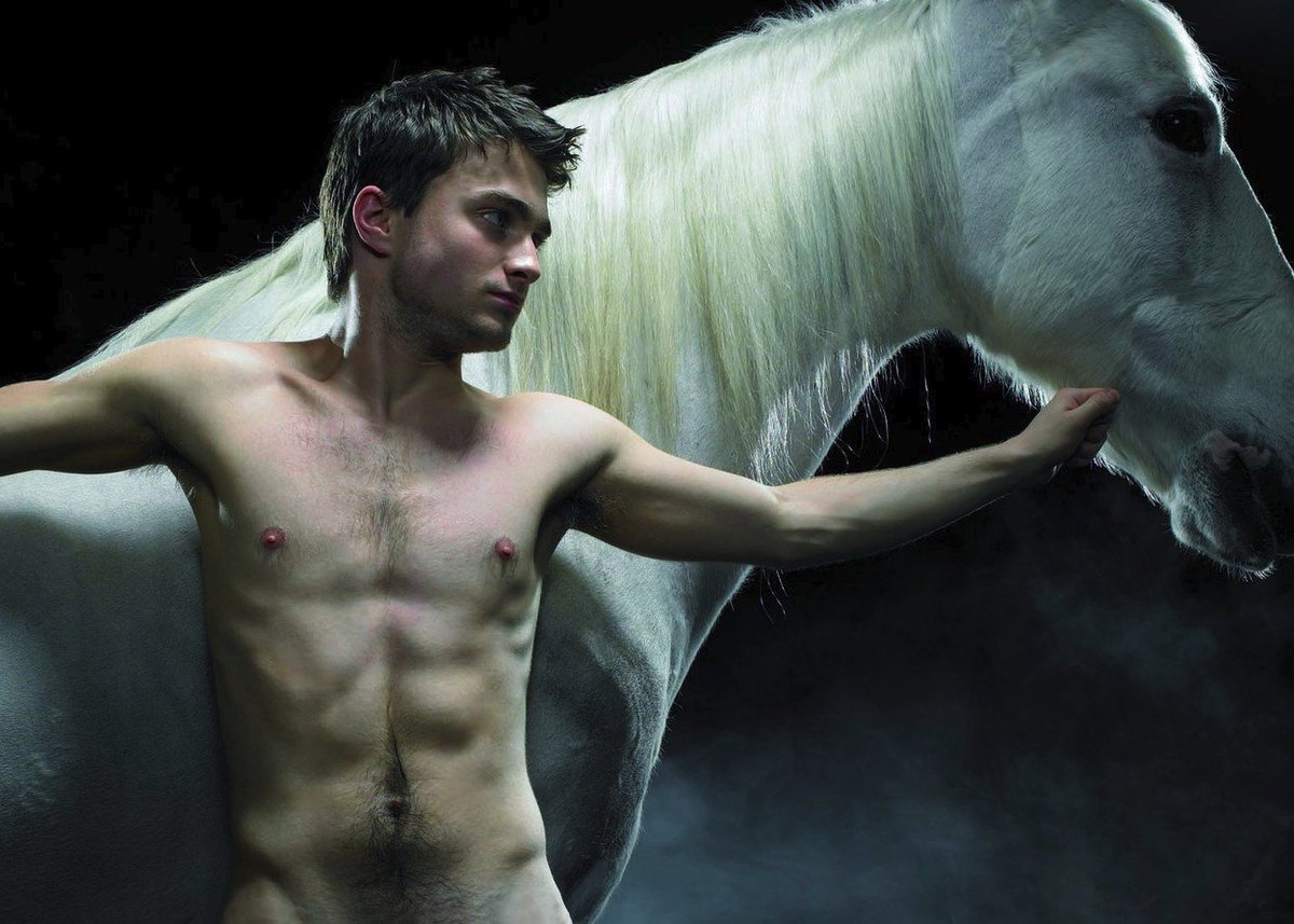 Daniel Radcliffe v divadelní hře Equus