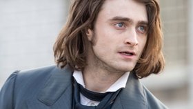 Herec Daniel Radcliffe se vrací coby Frankenstein, kvůli další roli si oholil hlavu 