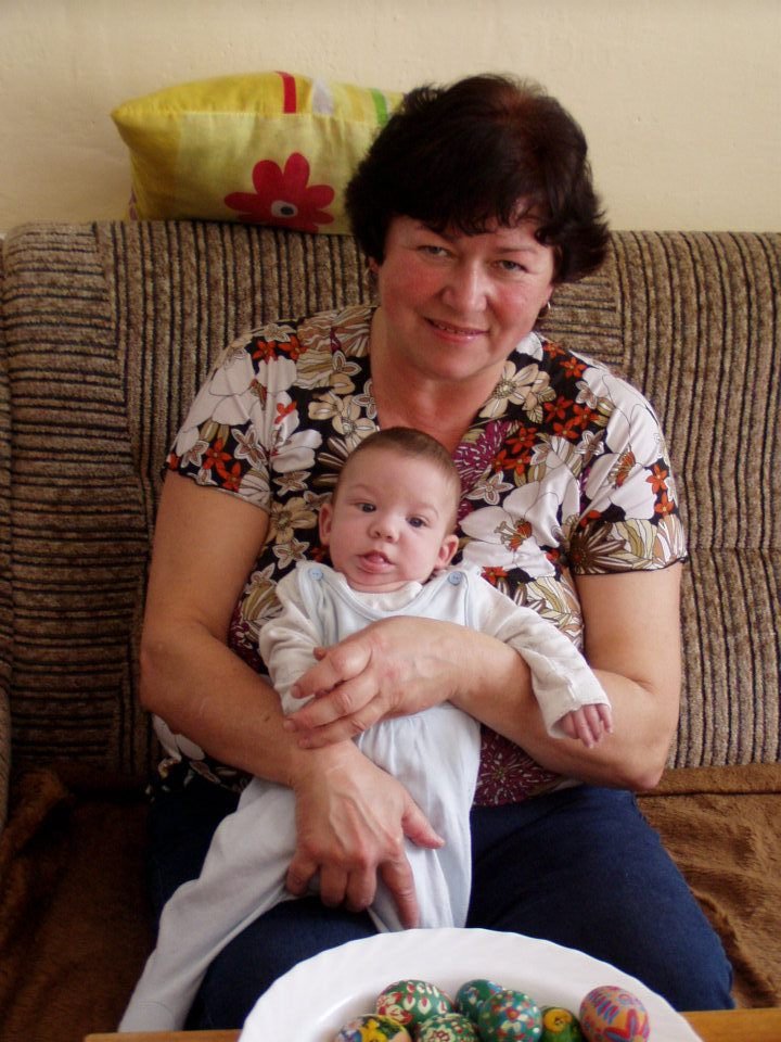 Daniel s babičkou, která v nejtěžších dobách mamince Petře pomohla nejvíc.