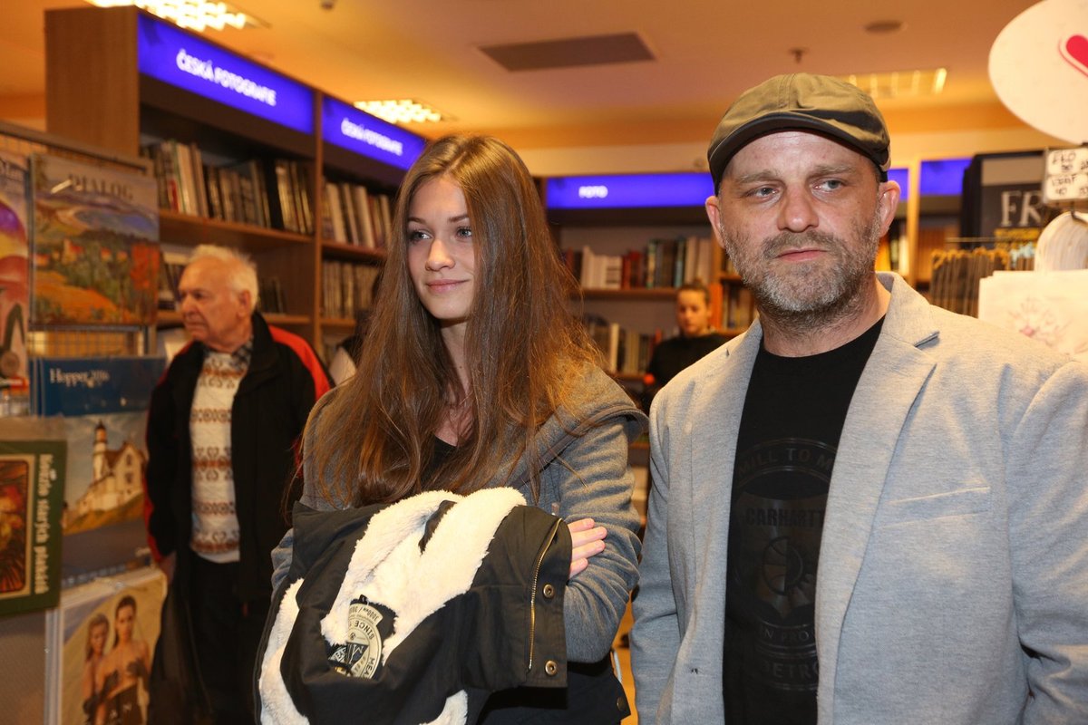 Hynek Čermák se svou novou partnerkou Veronikou Mackovou.