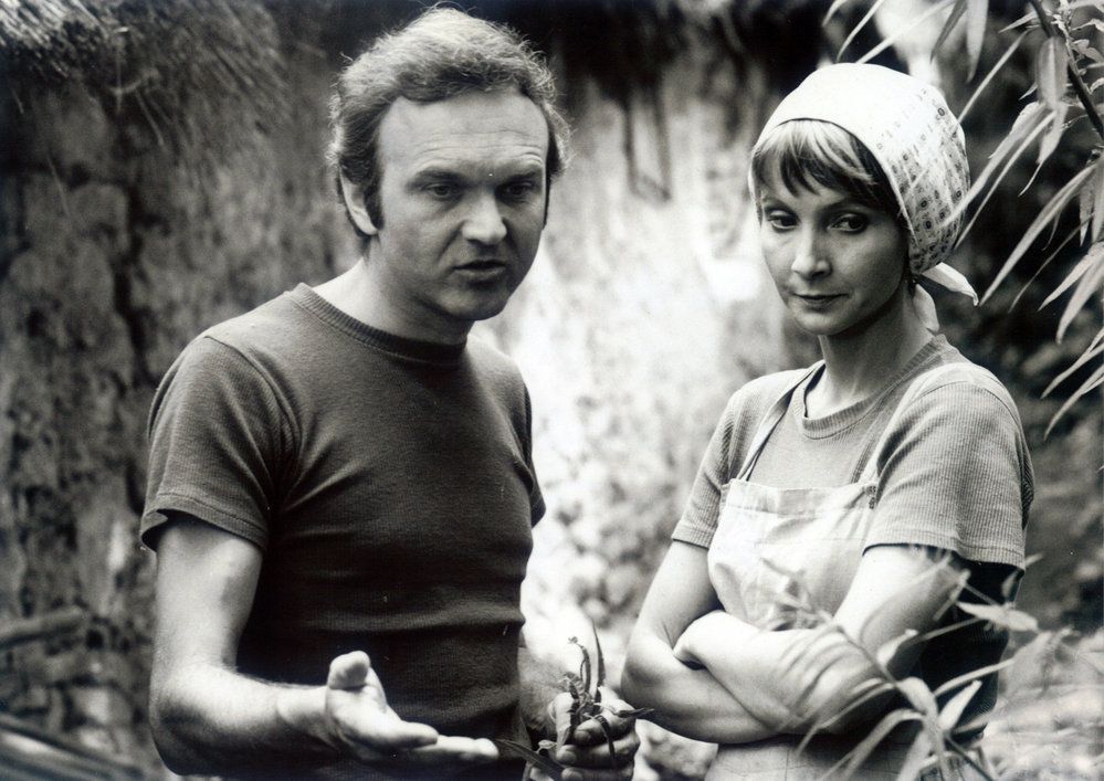 Na samotě u lesa (1976). Role: paní Lavičková