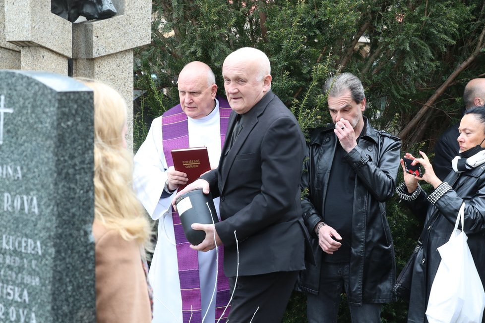 Pietní akce na počest Daniely Krhutové