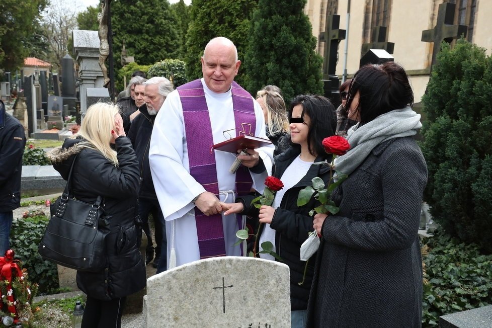 Pietní akce na počest Daniely Krhutové