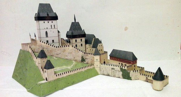 Danielovy vystřihovánky od Karlštejnu po pevnost Boyard