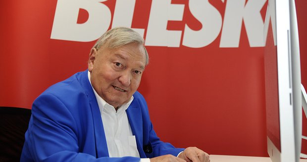 Erich von Däniken v redakci Blesk.cz na chatu s čtenáři