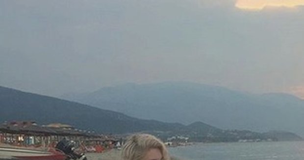 Dannie šla na dovolené v Řecku do plavek